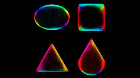 Darstellung von vier geometrischen Mustern in Bakterienkolonien