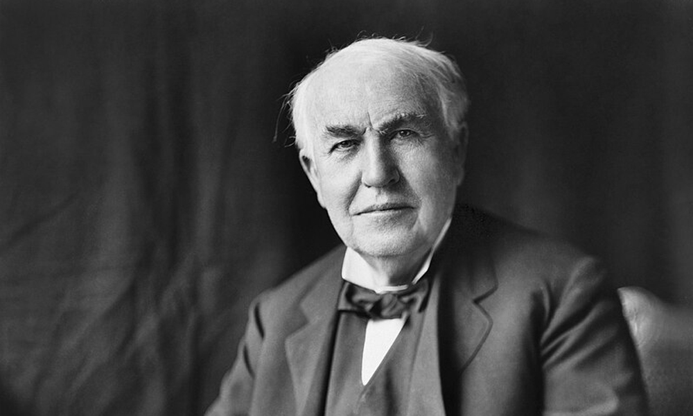 Portrait von Thomas Alva Edison im Alter von etwa 75 Jahren