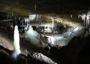 Tropfsteine in der Herbstlabyrinth-Adventhöhle