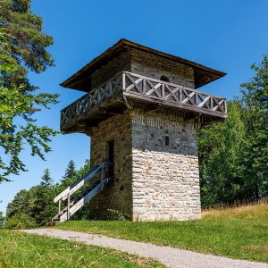 Rekonstruierter Wachturm aus Stein