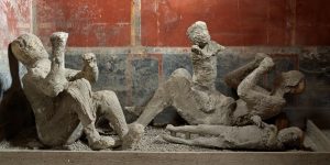 Abgüsse von in Pompeji verschütteten Menschen