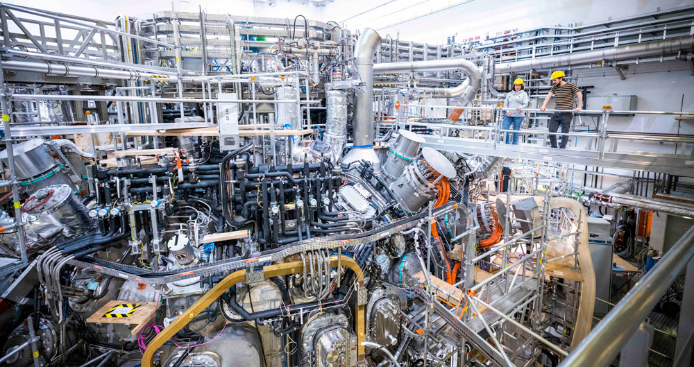 Neuer Rekord für Fusionsanlage Wendelstein 7-X - Stellarator erzeugt über  acht Minuten lang ein Plasma mit 1,3 Gigajoule Energieumsatz 